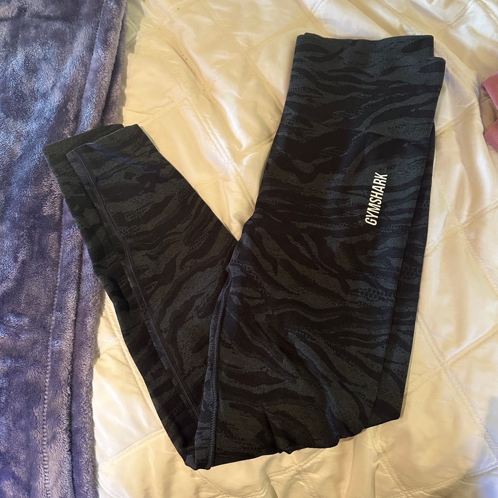 Gymshark stripped leggings